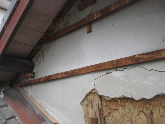 姫路市で劣化したトタンの解体